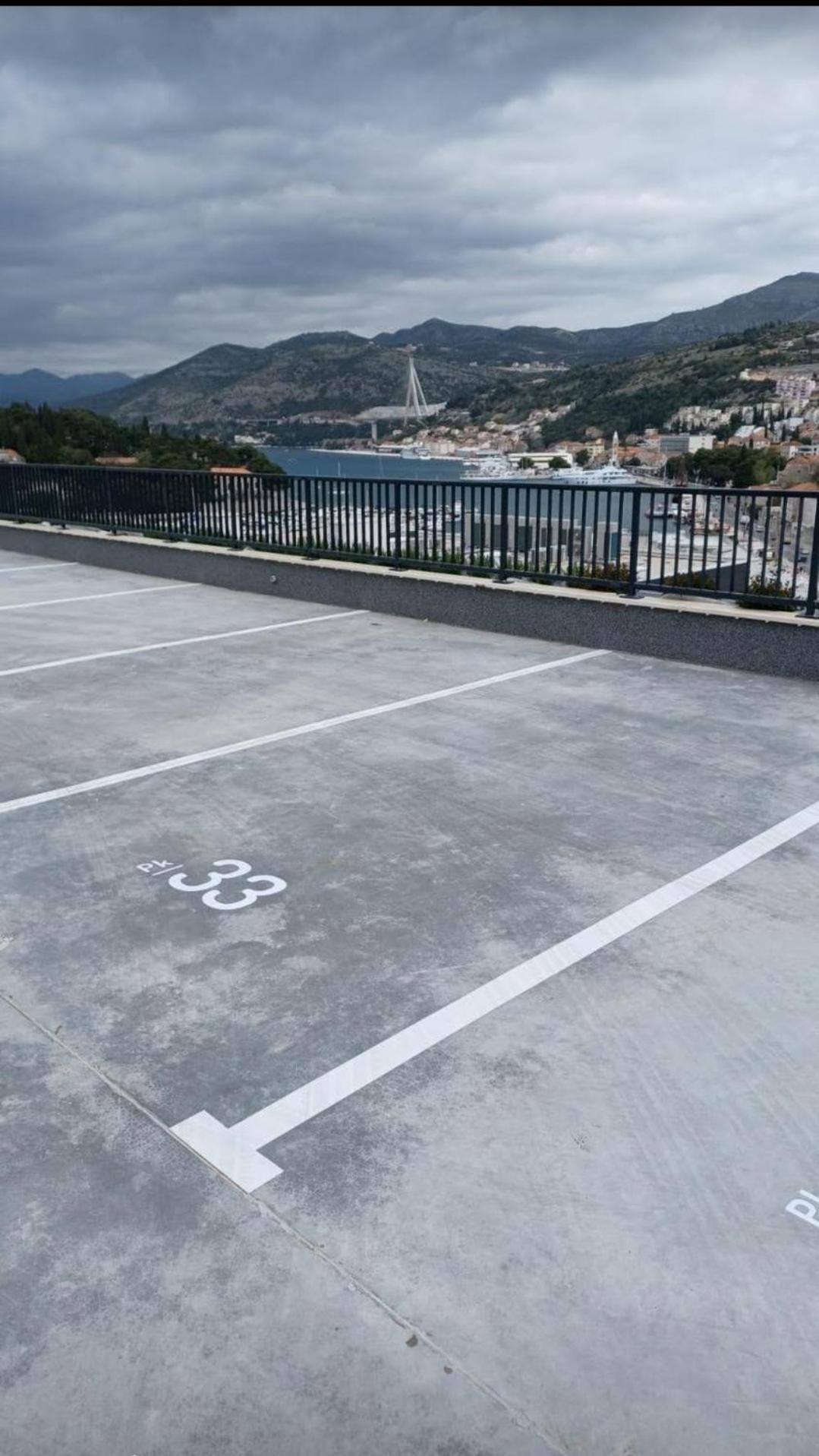Lupo Gravosa Free Parking Apartment ดูบรอฟนิก ภายนอก รูปภาพ